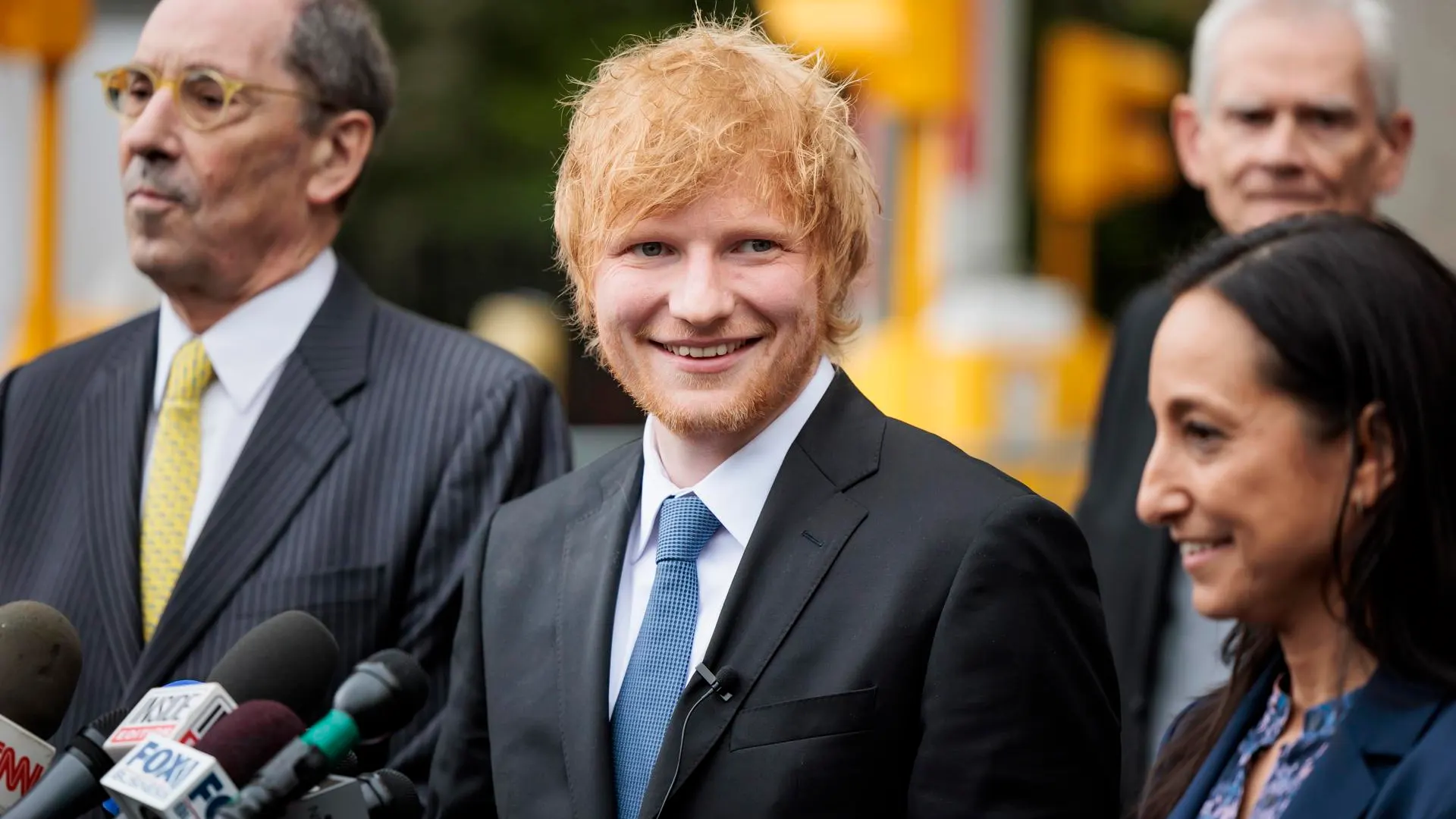 Ed Sheeran a la salida de los juzgados en Nueva York