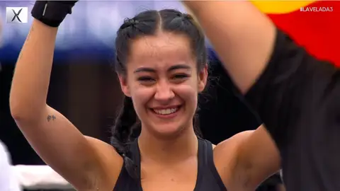 Marina Rivers tras ganar el combate de la Velada del Año 3 Marina Rivers tras ganar el combate de la Velada del Año 3