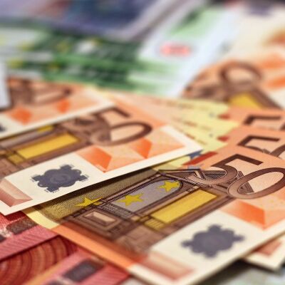 Dinero.