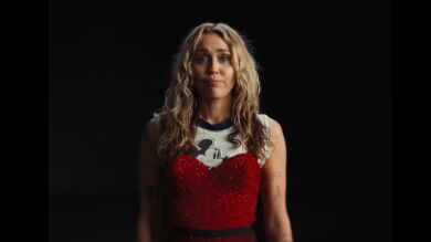 El significado de la letra de 'Used To Be Young' de Miley Cyrus: una canción muy especial