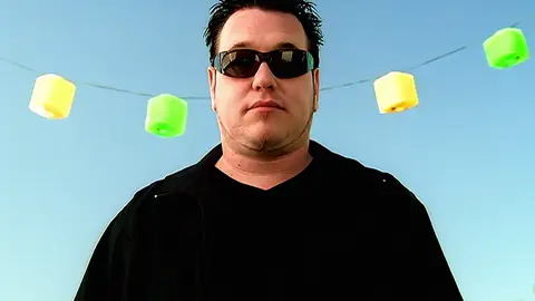 Steve Harwell en el videoclip de 'All Star' Steve Harwell en el videoclip de 'All Star'