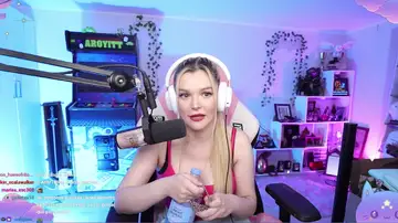 Aroyitt en uno de sus streams. Aroyitt en uno de sus streams.