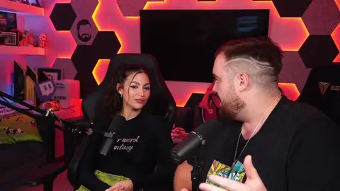 Úrsula Corbreró e Ibai durante uno de sus streams en Twitch. Úrsula Corbreró e Ibai durante uno de sus streams en Twitch.