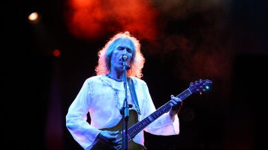 Robe Iniesta regresa por la puerta grande con Nada que perder: 