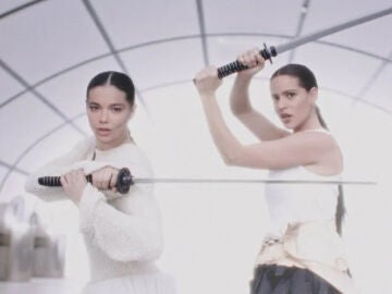 Imagen del videoclip de Oral de Björk y Rosalía