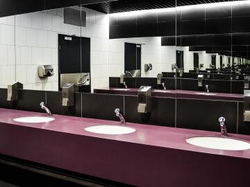 Espejo de un ba&ntilde;o.