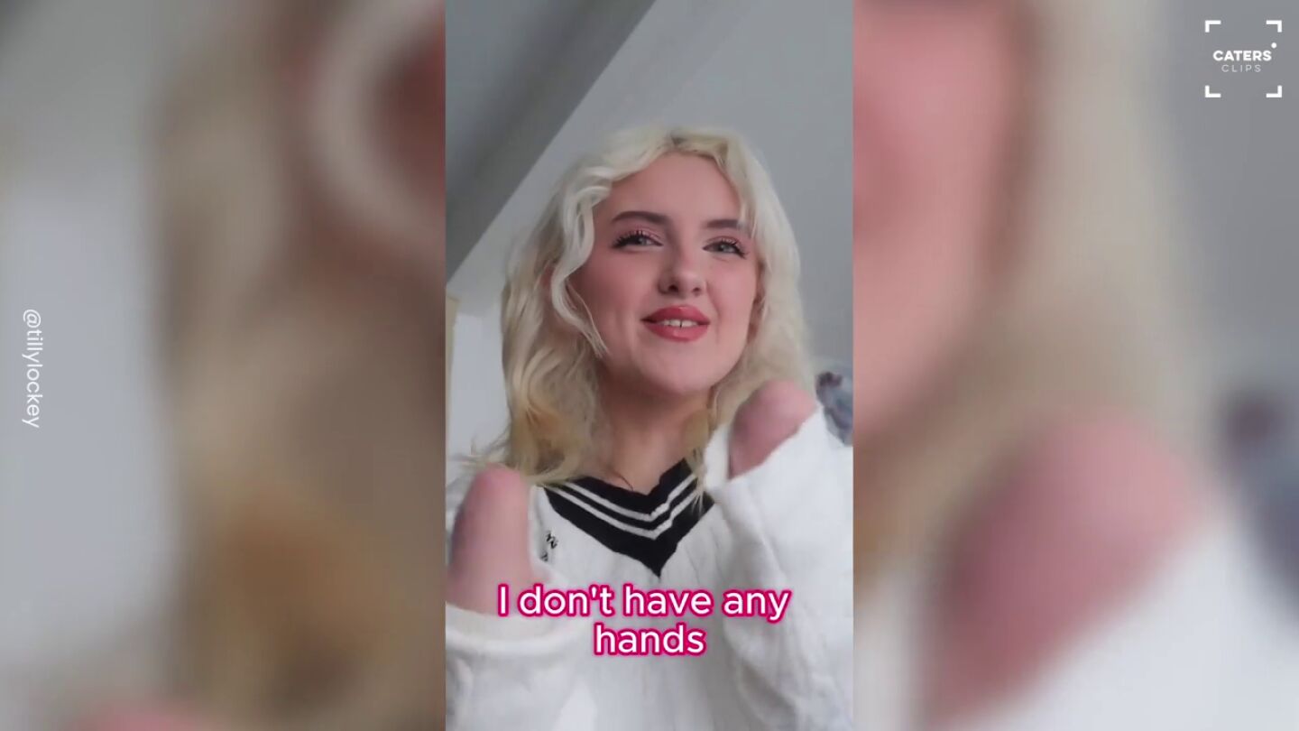 Una tiktoker adolescente sin manos se hace las u&ntilde;as