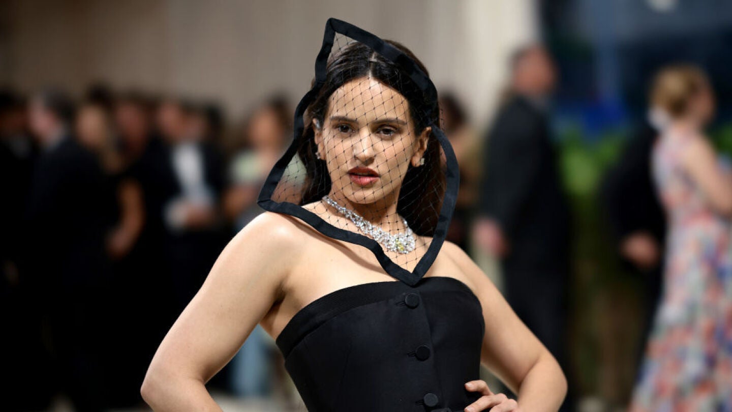 Rosal&iacute;a en la Met Gala 2024