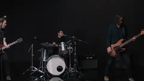 Videoclip de Dogstar. Videoclip de Dogstar.