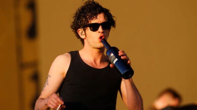 Matty Healy se compromete con su novia Gabbriette Bechtel: La modelo muestra el diamante negro que le ha regalado el ex de Taylor Swift