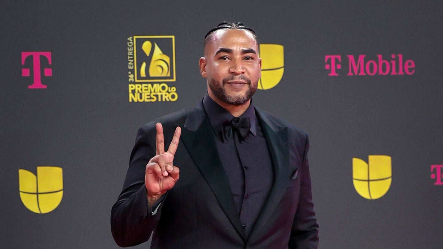 Don Omar en la alfombra de Premio Lo Nuestro 2024