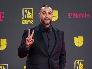 Don Omar en la alfombra de Premio Lo Nuestro 2024