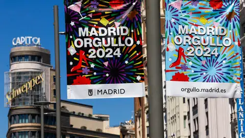 Carteles del Orgullo 2024 del Ayuntamiento de Madrid, en la calle Gran Vía, de Madrid Carteles del Orgullo 2024 del Ayuntamiento de Madrid, en la calle Gran Vía, de Madrid