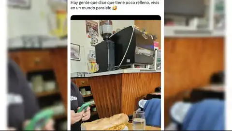 Tuit de pabloasturies enseñando su bocadillo Tuit de pabloasturies enseñando su bocadillo