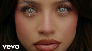 Miniatura de un videoclip de Emilia en YouTube