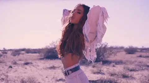 Videoclip de Into You. Videoclip de Into You.