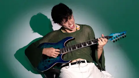 Rubén George en el material promocional de su EP Embustes. Rubén George en el material promocional de su EP Embustes.