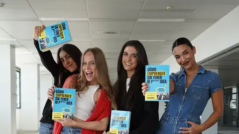 Las creadoras de @ac2ality con su libro Cómo emprender sin tener ni puta idea Las creadoras de @ac2ality con su libro Cómo emprender sin tener ni puta idea