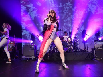 Kate Nash durante un concierto en 2018