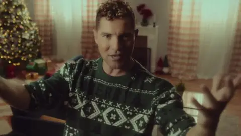 David Bisbal cantando El burrito sabanero David Bisbal cantando El burrito sabanero