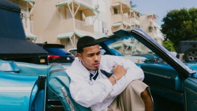 Myke Towers sorprende a sus seguidores con un nuevo disco por Navidad titulado Lyke MIIke