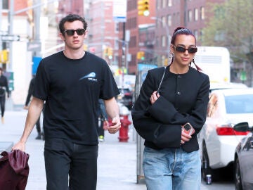 Dua Lipa y Callum Turner
