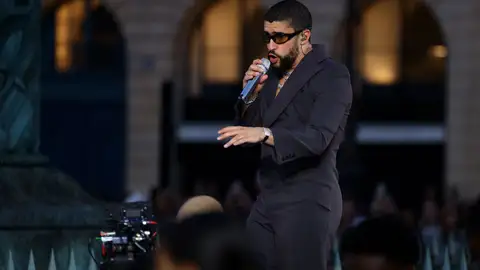 Foto de archivo de Bad Bunny en 2024 Foto de archivo de Bad Bunny en 2024