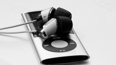 Luigi Mangione podrá tener MP3 en la cárcel, y sus fans quieren enviarle dinero para que se compre música