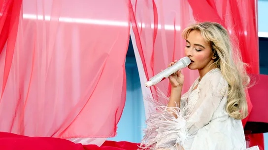 Sabrina Carpenter durante su actuación en Coachella Sabrina Carpenter durante su actuación en Coachella