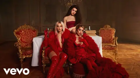 Portada del videoclip de La Reina Remix Portada del videoclip de La Reina Remix