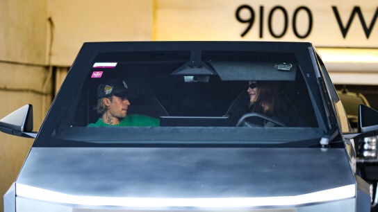 Justin Bieber junto a Hailey Bieber en 2024