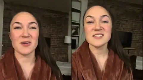 Una tiktoker estadounidense se graba cantando una canción en español y preguntando cuál es Una tiktoker estadounidense se graba cantando una canción en español y preguntando cuál es