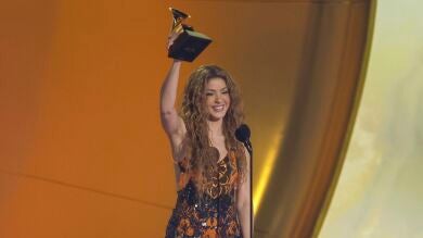 Shakira se enfrenta a Trump y dedica su Grammy a todos sus hermanos y hermanas inmigrantes