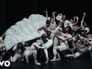 Miniatura del videoclip de Abracadabra 