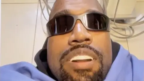 Kanye West pagó un anuncio millonario en la Super Bowl Kanye West pagó un anuncio millonario en la Super Bowl