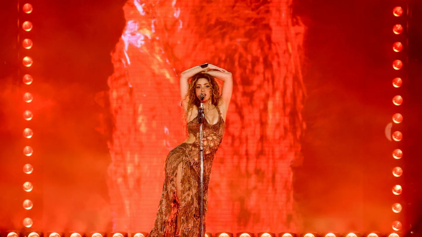 Shakira durante una actuación en Brasil Shakira durante una actuación en Brasil