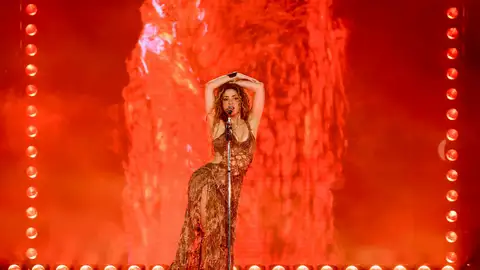 Shakira durante una actuación en Brasil Shakira durante una actuación en Brasil