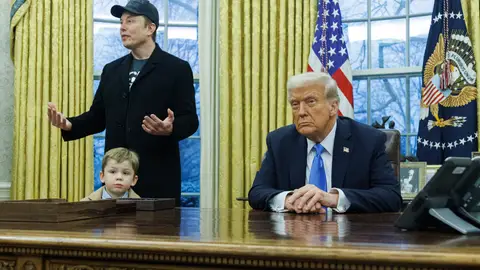 Elon Musk, Donald Trump y el hijo del magnate tecnológico en el Despacho Oval de la Casa Blanca Elon Musk, Donald Trump y el hijo del magnate tecnológico en el Despacho Oval de la Casa Blanca