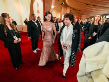 Selena Gomez y Benny Blanco en los Oscar