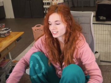 Imagen de Amouranth en stream