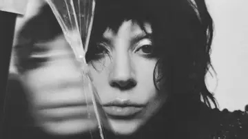 Portada de Mayhem de Lady Gaga Portada de Mayhem de Lady Gaga