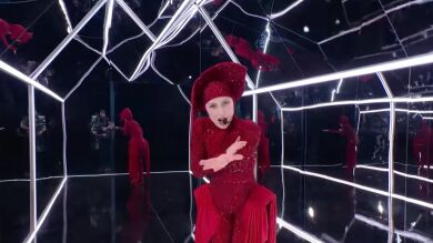 Lady Gaga reina en SNL: así fueron sus impactantes interpretaciones de Abracadabra y Killah