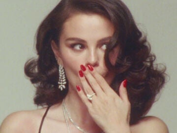 La historia oculta que cuentan Selena Gomez y Benny Blanco en Sunset Blvd