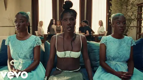 Miniatura del videoclip de Doechii Miniatura del videoclip de Doechii