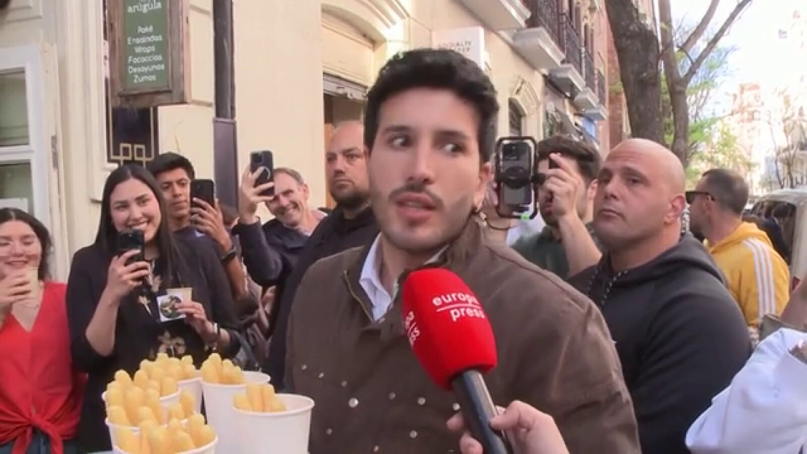 Sebastián Yatra reacciona a la posible relación entre Aitana y Plex: 