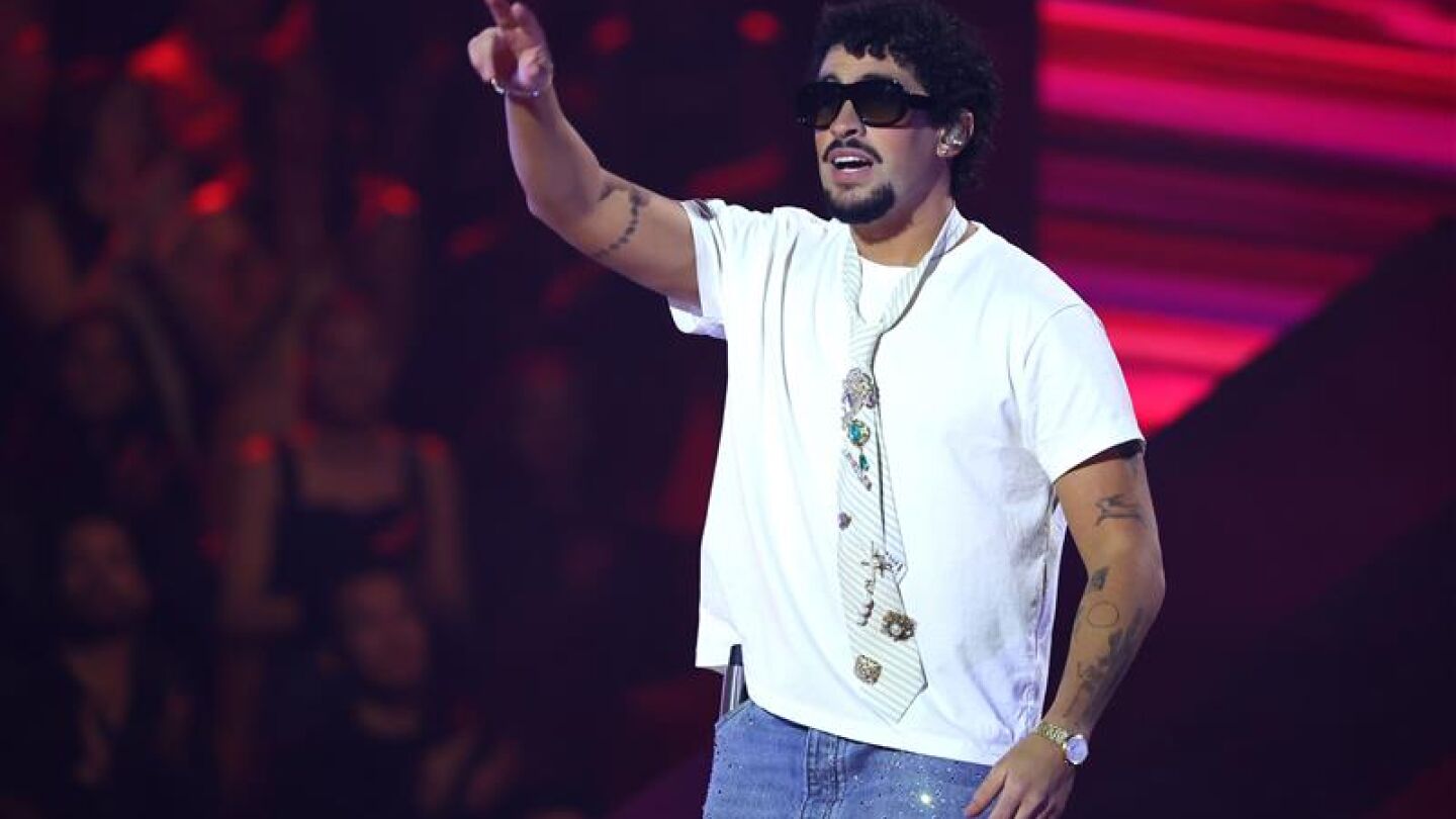 Bad Bunny en los iHeartRadio Music Awards de Los Angeles, California