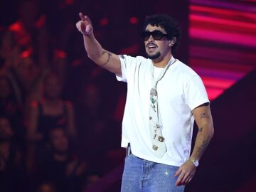Bad Bunny en los iHeartRadio Music Awards de Los Angeles, California