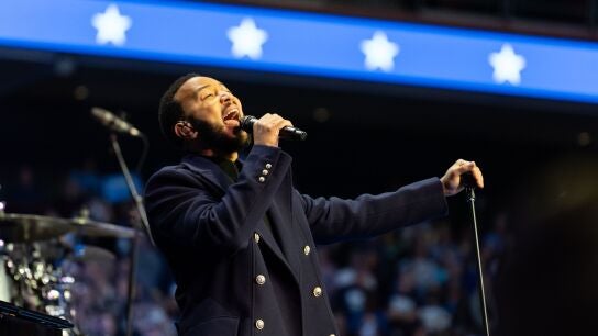 John Legend durante una actuaci&oacute;n