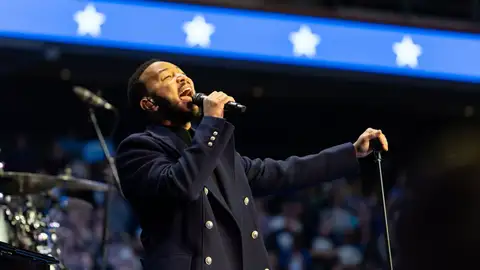 John Legend durante una actuación John Legend durante una actuación