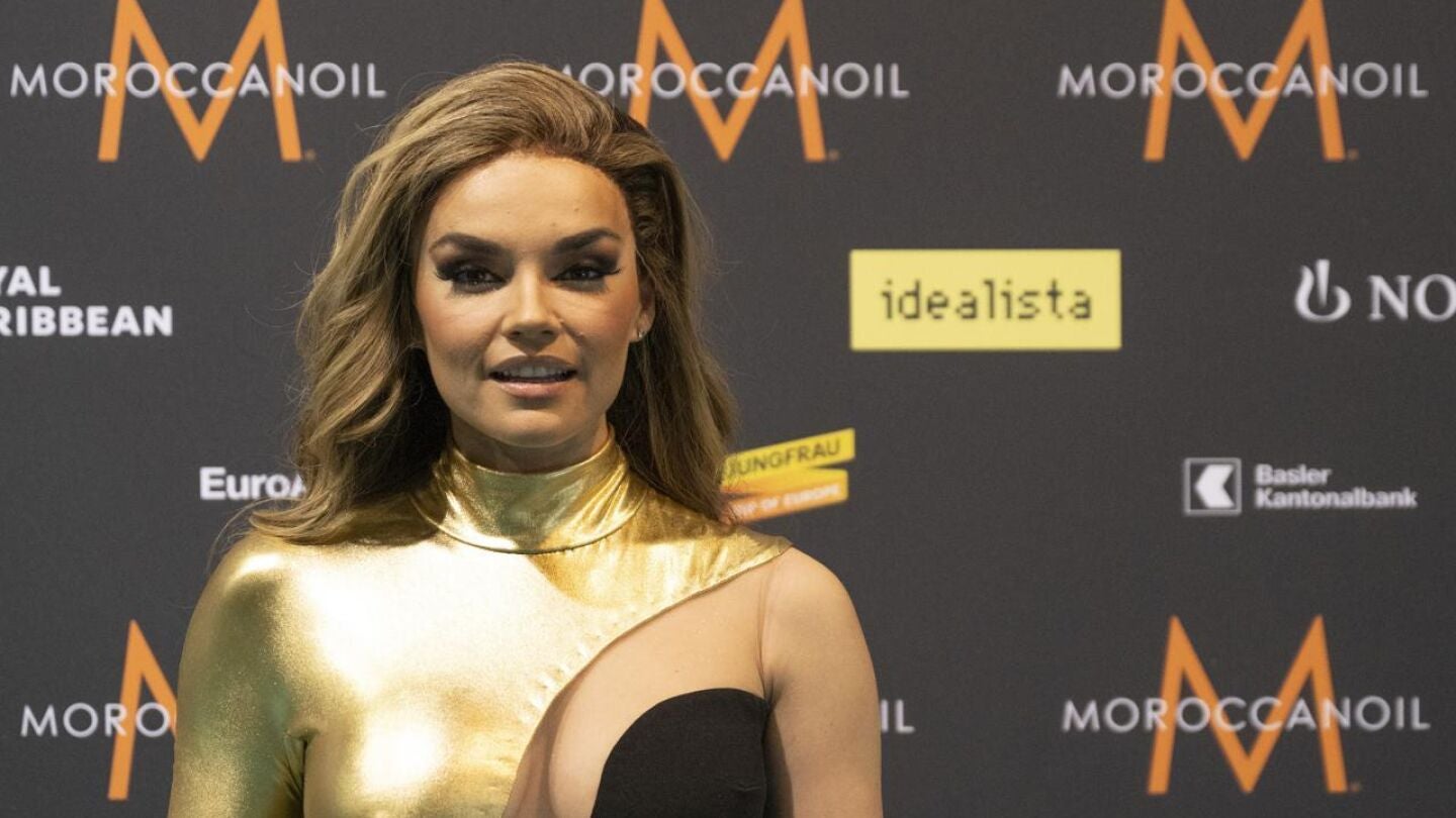 Melody no puede parar de ser ic&oacute;nica todo el rato en Basilea